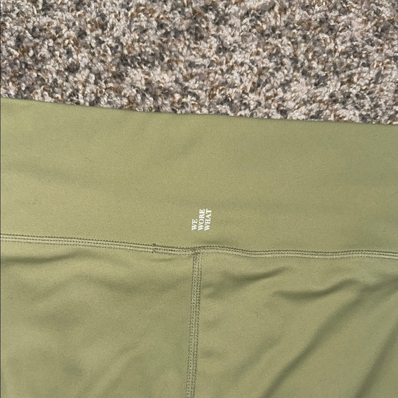 Revolve Olive Green Women's Shorts size Small - high rise - Picture 4 of 7